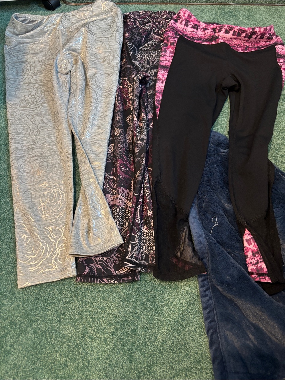 Gaiam Women XS Leggings Bundle 3 Pack Floral Print Capri Workout Activewear